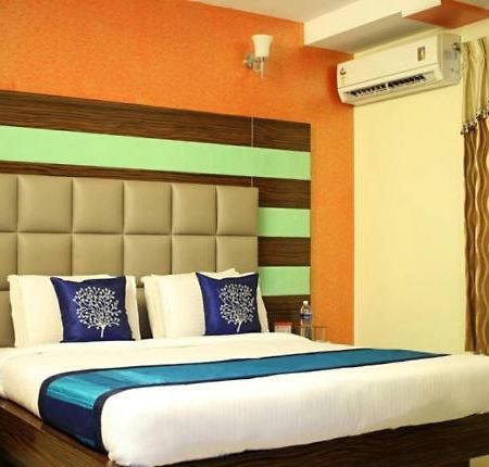 Hotel Seven Hills Inn Tirupati Buitenkant foto
