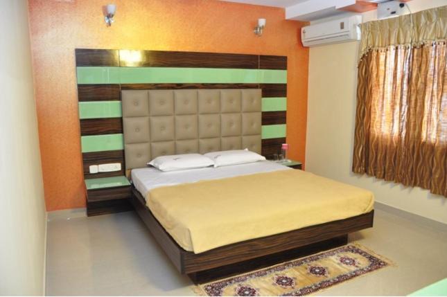 Hotel Seven Hills Inn Tirupati Buitenkant foto
