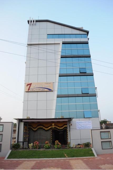 Hotel Seven Hills Inn Tirupati Buitenkant foto