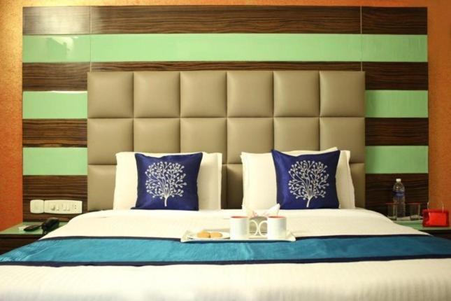 Hotel Seven Hills Inn Tirupati Buitenkant foto